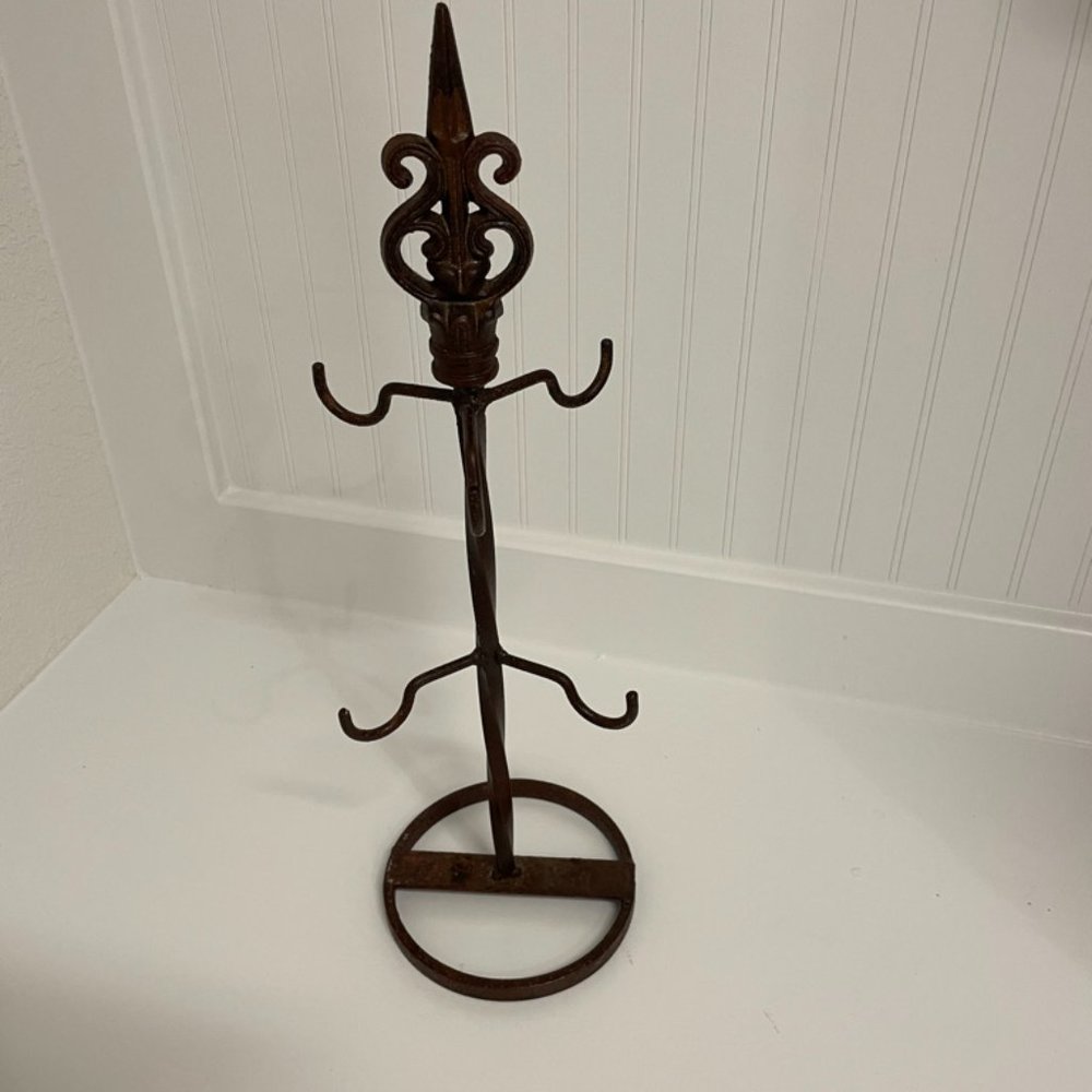 Wrought iron coffee mug holder